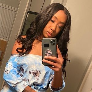 Meet your Posher, Bee